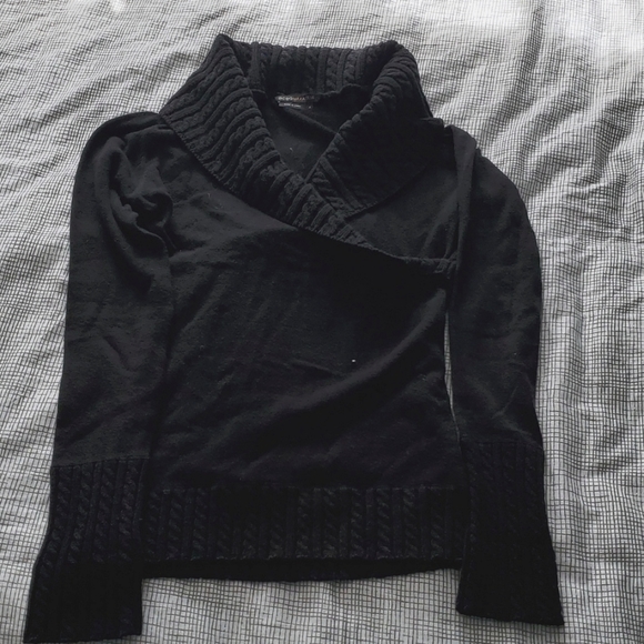 BCBG black sweater - Picture 1 of 5